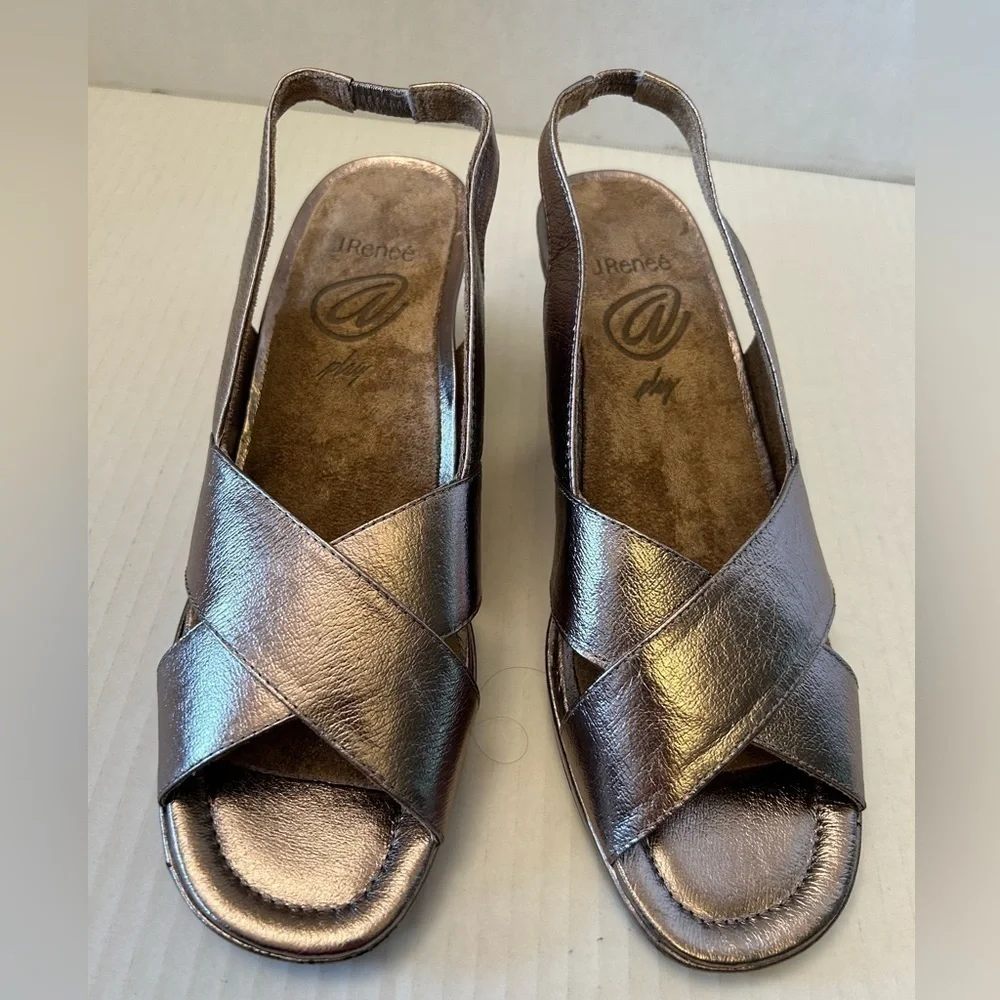 JRenee’ women’s Antolina wedge sandal in color: Taupe Metallic size 9.5 M NWOB.H